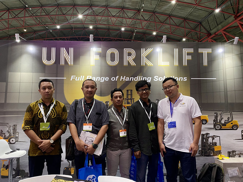 شركة تشجيانغ الأمم المتحدة للرافعات الشوكية المحدودة.