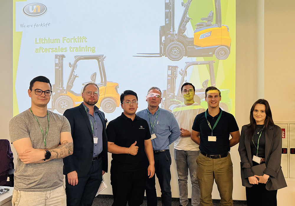 شركة تشجيانغ الأمم المتحدة للرافعات الشوكية المحدودة.